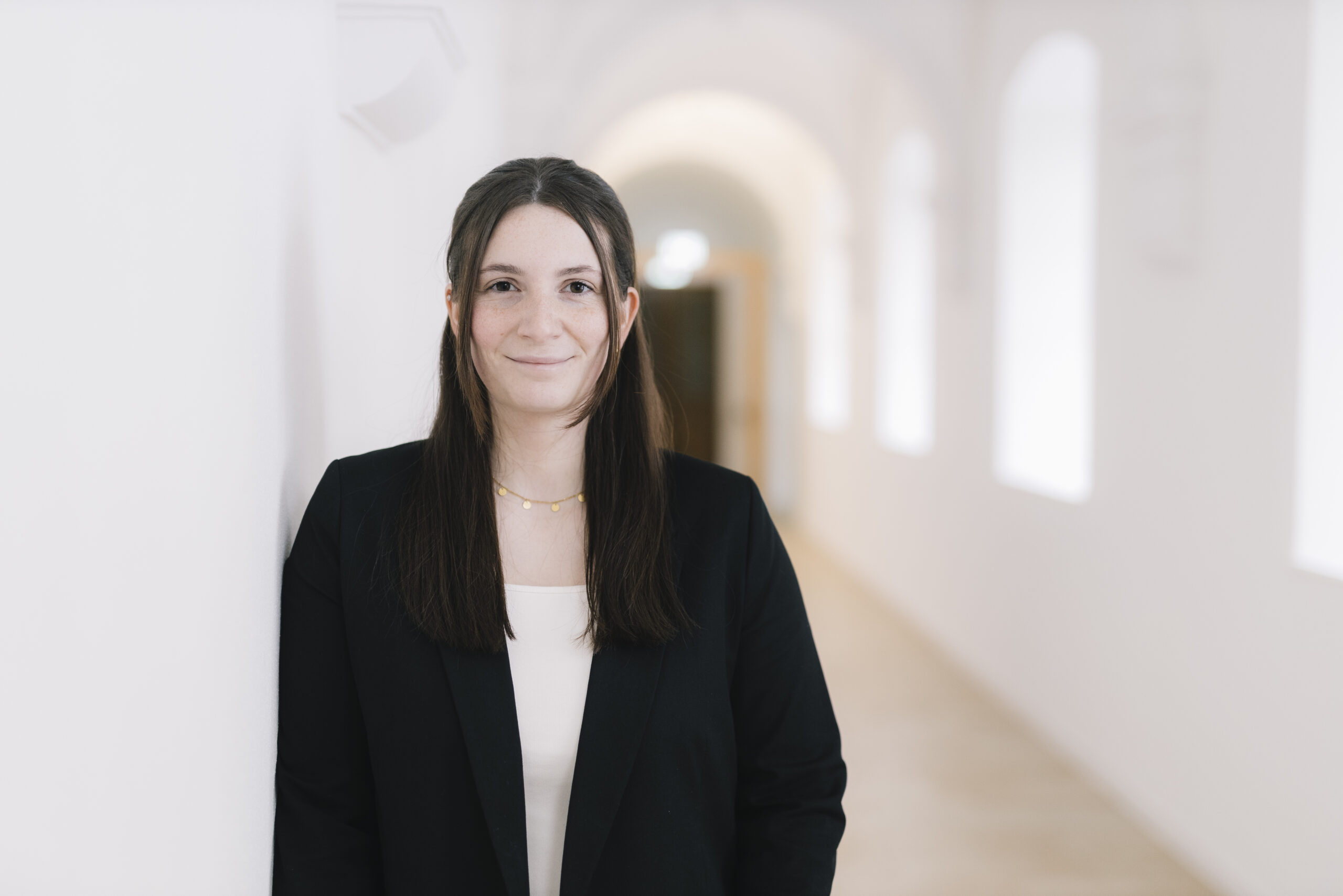 Svenja Becker, Mitarbeiterin bilden+tagen